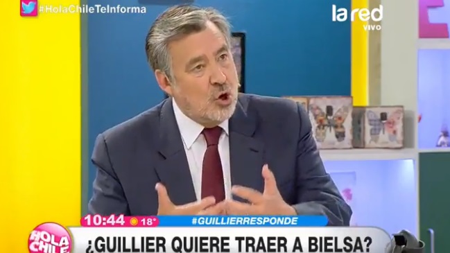 Alejandro Guillier explicó su intención de traer de vuelta a Bielsa