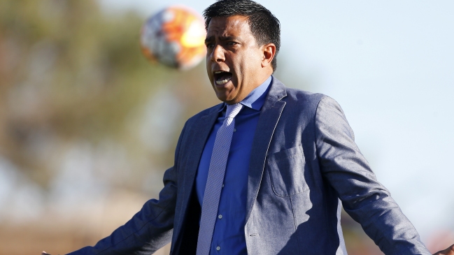 Farías está "complacido" por las críticas antes de su inicio en la selección de Bolivia