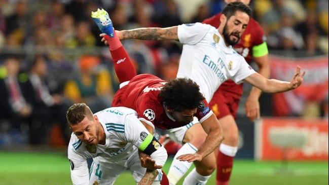 Redes sociales hierven contra Sergio Ramos tras lesionar a Mohamed Salah