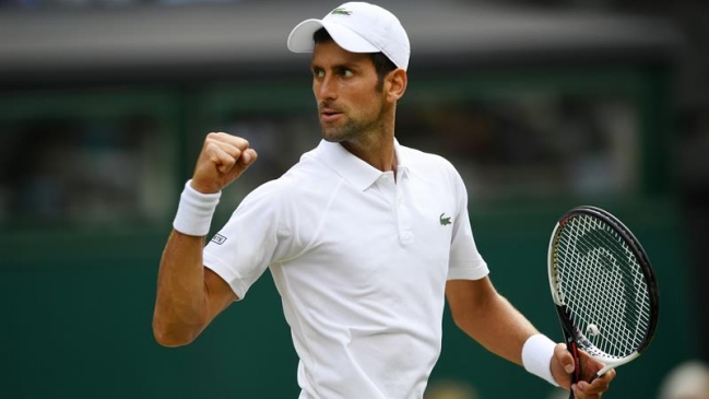 Djokovic venció a Nishikori y avanzó a semifinales de Wimbledon por octava vez