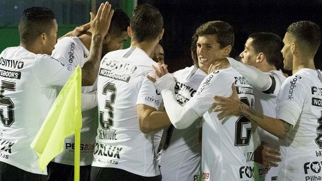 Corinthians de Angelo Araos avanzó a semifinales de la Copa de Brasil