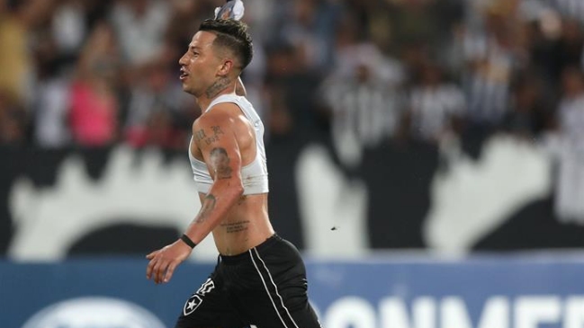 Botafogo avanzó a octavos de Copa Sudamericana con golazo de Leonardo Valencia