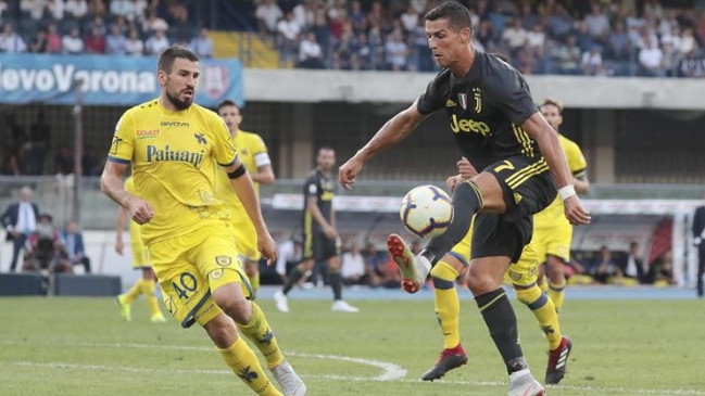 Arquero de Chievo Verona reveló que Cristiano se disculpó tras dejarlo con fractura nasal