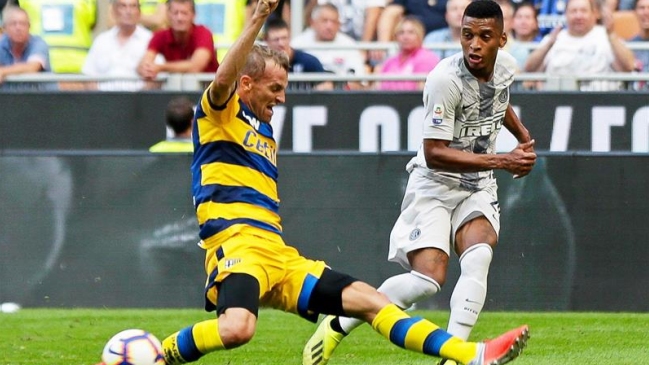 Francisco Sierralta vio acción en importante victoria de Parma sobre Inter de Milán