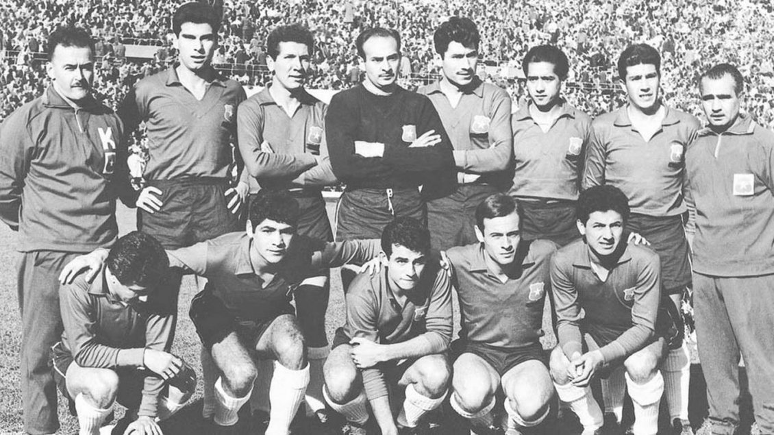 En 1962 se disputó la séptima Copa del Mundo. Chile fue local y logró el tercer puesto. A su vez el Brasil de Pelé logró el bicampeonato.