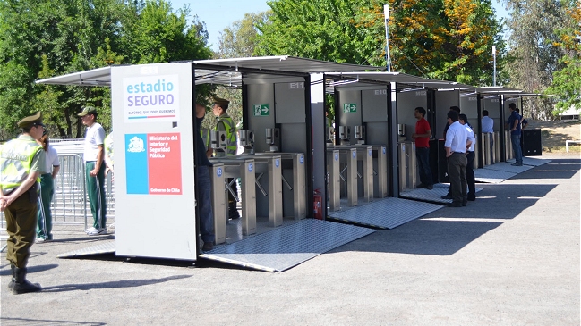 Plan Estadio Seguro presentó torniquetes móviles para ingreso a recintos deportivos