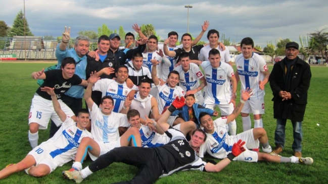 Deportes Santa Cruz se coronó campeón de la Tercera B