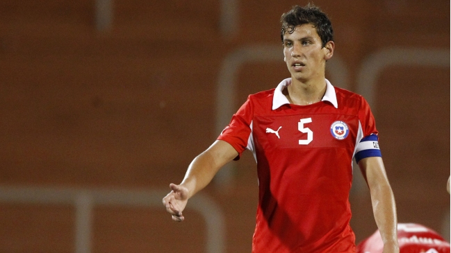 En España catalogan a Igor Lichnovsky como el “Piqué chileno”