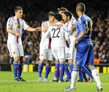 Chelsea superó a FC Basilea de Marcelo Díaz y es finalista de la Europa League