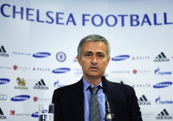 Jose Mourinho fue presentado como técnico de Chelsea