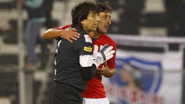 Estrellas del fútbol chileno “arrollaron” a Colo Colo en duelo a beneficio de Roberto Rojas