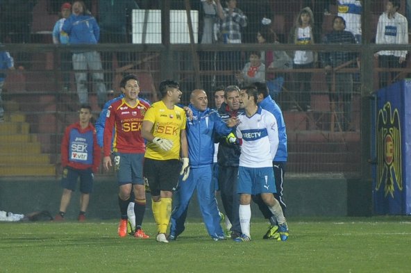 La batalla campal entre jugadores de U. Española y la UC