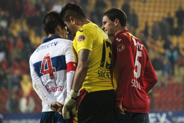 Otra mirada a la pelea entre los jugadores de la UC y U. Española