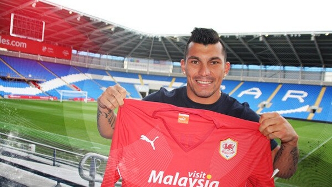 Gary Medel fue oficializado como nuevo refuerzo de Cardiff City