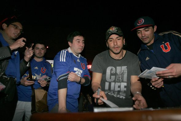 Ex delantero Marco Olea lanzó un disco con “cuevas bravas” dedicadas a la U