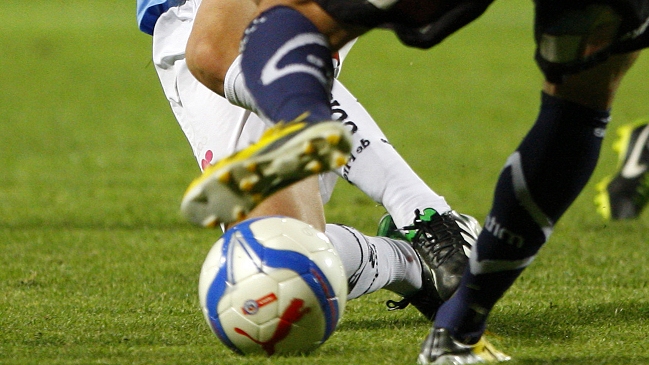 Crítica de libros en Al Aire Libre: “Sencillamente fútbol”, de Luis Rodoni