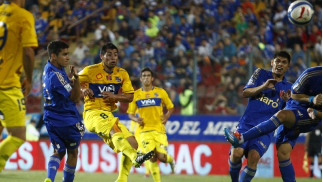 Carlos Retamales marcó la paridad transitoria de Everton sobre U. de Chile