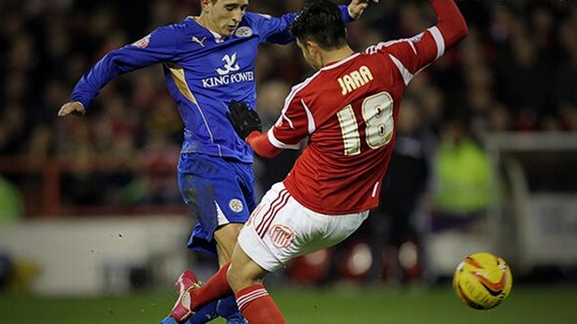 Nottingham Forest de Gonzalo Jara fue goleado en Inglaterra por Derby County
