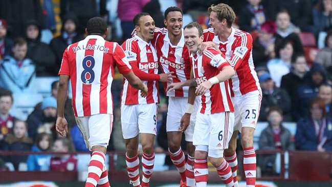 Stoke City goleó a domicilio a Aston Villa en el cierre de la fecha en Inglaterra