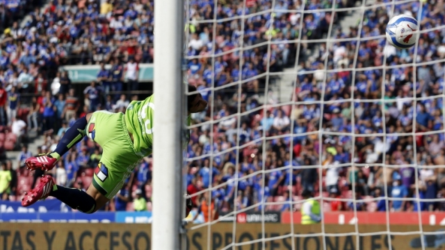 Roberto Cereceda anotó en contra para el 0-1 de Colo Colo ante U. de Chile en el superclásico