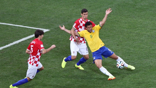 Prensa internacional calificó de “regalo” y “chiste” el penal cobrado a Brasil