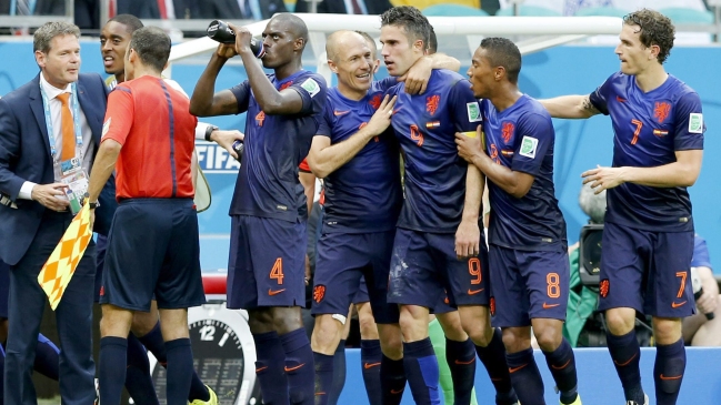 Con un golazo, Robin van Persie logró la paridad ante España