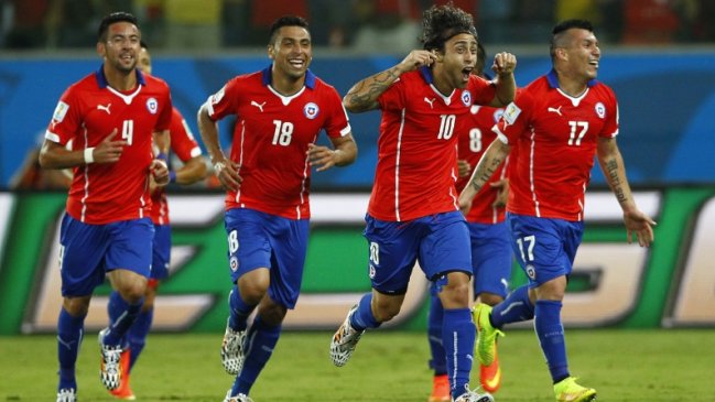 Jorge Valdivia marcó un golazo ante Australia