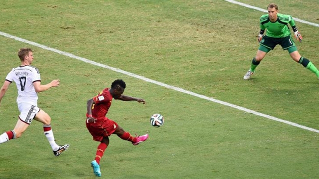 Asamoah Gyan sorprendió a los alemanes marcando el segundo gol de Ghana