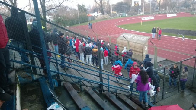 Dos heridos a bala dejó incidente tras encuentro entre Curicó Unido e Iberia en Los Angeles