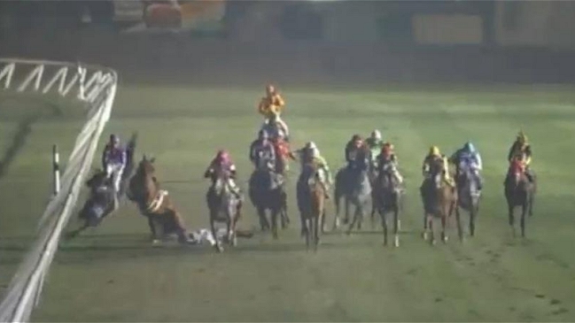 Accidente dejó dos jinetes heridos durante carrera en el Club Hípico