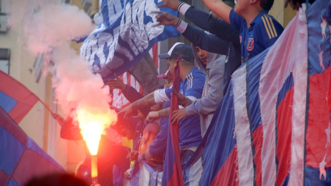 Dos hinchas de la U fueron detenidos por disparar contra barristas de Colo Colo