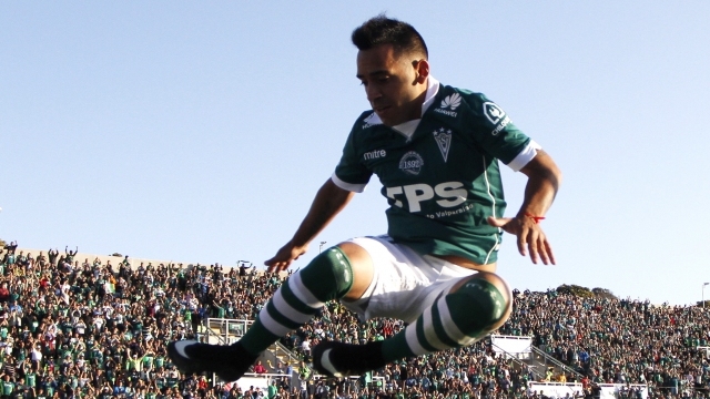 Jorge Luna marcó el 2-1 de Santiago Wanderers sobre Unión Española