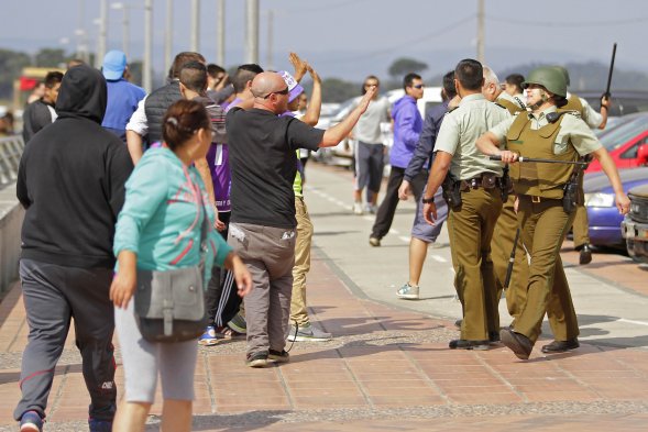 Barristas de Concepción y F. Vial produjeron serios incidentes en partido de fútbol playa