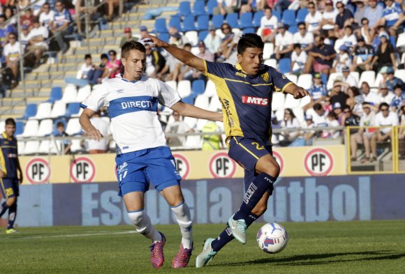 U. Católica goleó a Barnechea y sigue firme en la lucha por el Clausura