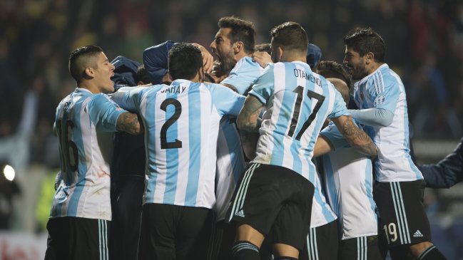 Argentina se impuso por penales a Colombia y avanzó a semifinales