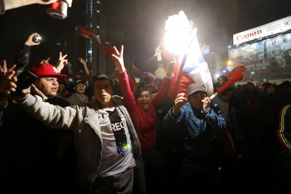 Así se celebró en Plaza Italia el paso de Chile a la final de Copa América