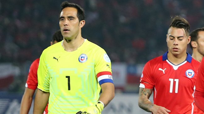 Claudio Bravo y Eduardo Vargas fueron liberados de la convocatoria para el duelo ante Paraguay