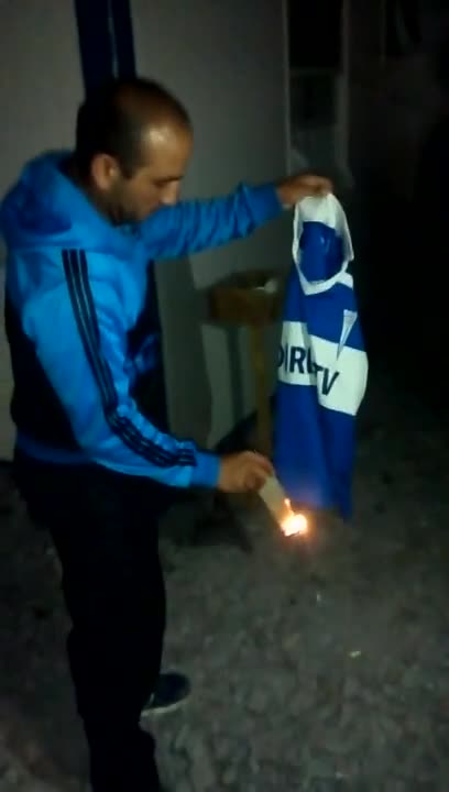 Supuesto hincha de la UC se grabó quemando su camiseta