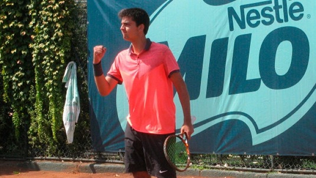 Marcelo Barrios encabezó avance de tenistas nacionales en el Futuro Chile 10