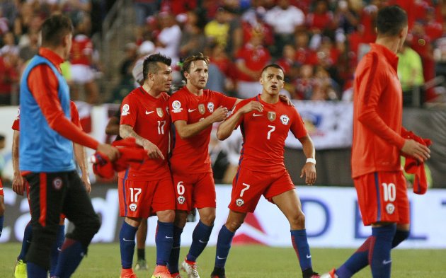 La discusión entre Alexis Sánchez y Gonzalo Jara en el duelo ante Panamá