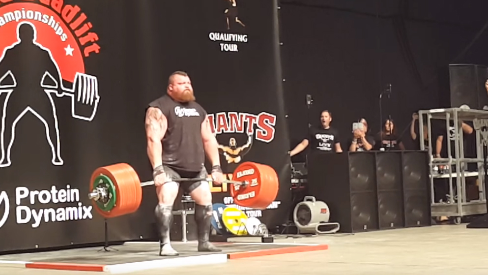 Intentó superar su propia marca levantando 500 kilos, pero su cuerpo dijo otra cosa