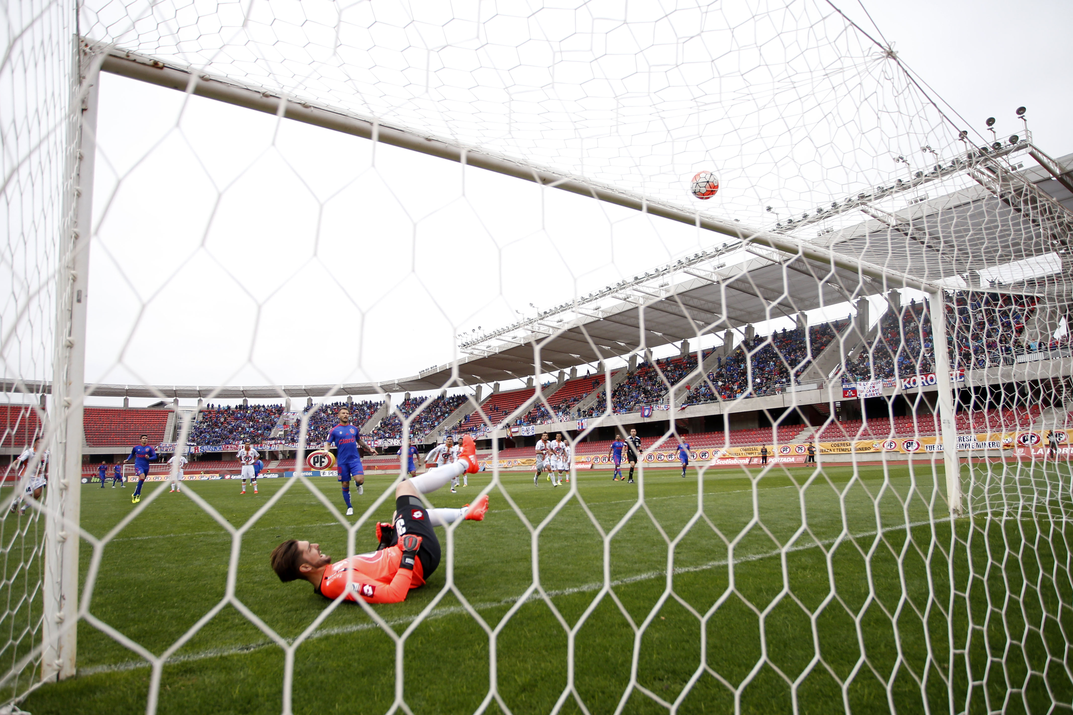 10 jugadores que también fallaron un penal picándola