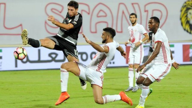 Al-Wahda de Jorge Valdivia brilló con una goleada en su visita a Al Sharjah