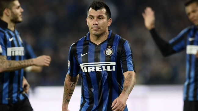 Gary Medel presentó una lesión de meniscos