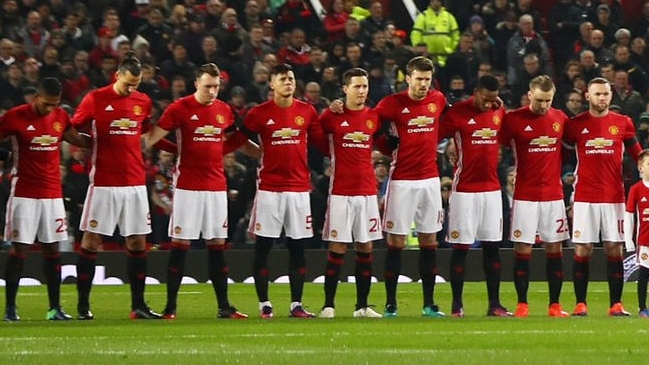 Manchester United y West Ham brindaron respetuoso minuto de silencio en Old Trafford