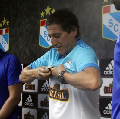 Mario Salas fue presentado como nuevo técnico de Sporting Cristal