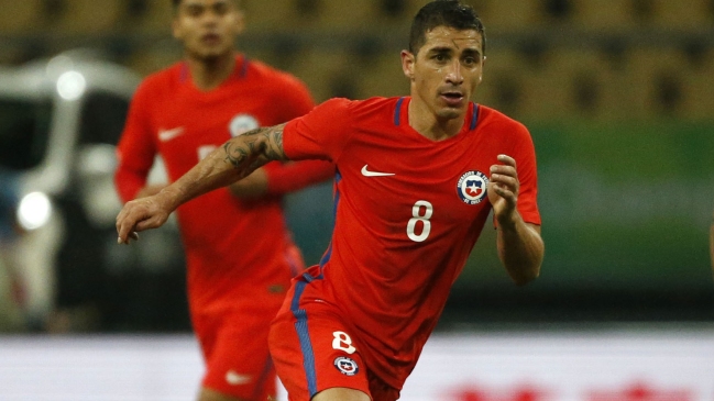 El gesto con el que Carlos Carmona aumentó el misterio sobre su posible llegada a Colo Colo