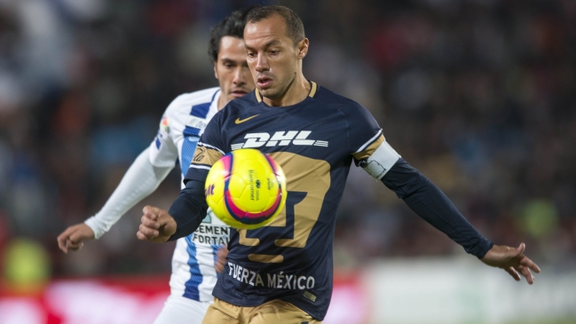 Marcelo Díaz deslumbró con un golazo en la práctica de Pumas