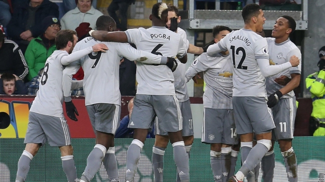 Manchester United superó a Burnley a la espera del arribo de Alexis Sánchez