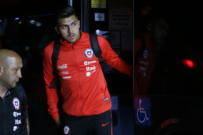 Universidad de Chile descartó a Pinares y espera por Jean Meneses